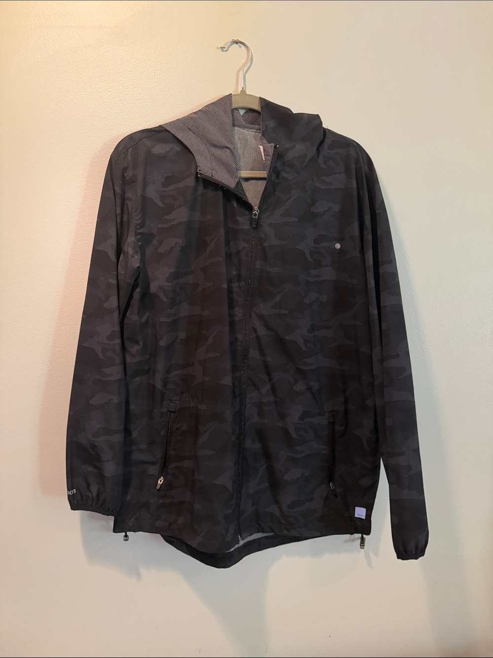Vuori Gender Nuetral Black Camo Hooded Windbreaker